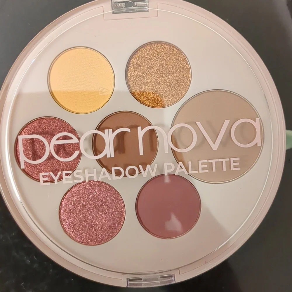 Pear Nova nwt pear
